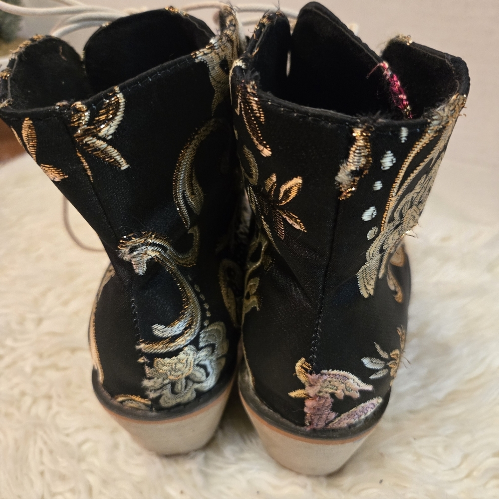 Flora Tapesrtyl Lace-Up Ankle Boots - Black and Multicolor - Picture 9 of 12